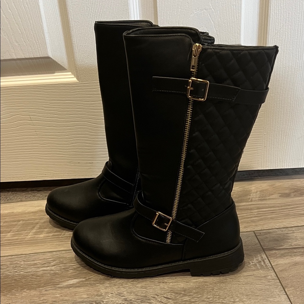 NWOT Girls boots, size 6